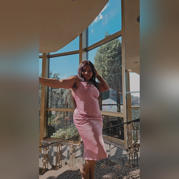 Late Night Show with Tasiscloset & Luxalldayllc amazing deals on Luxury & more🔥 - Picture 3 of 11